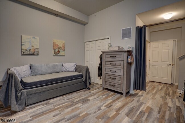 Foto del edificio - 119 Conover Terrace