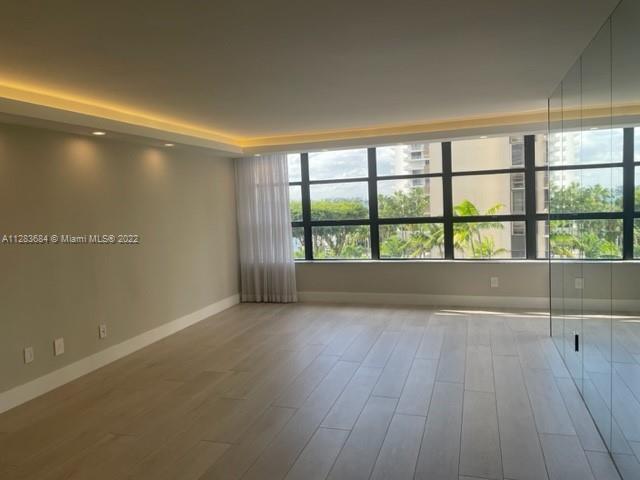 Foto del edificio - 1440 Brickell Bay Dr