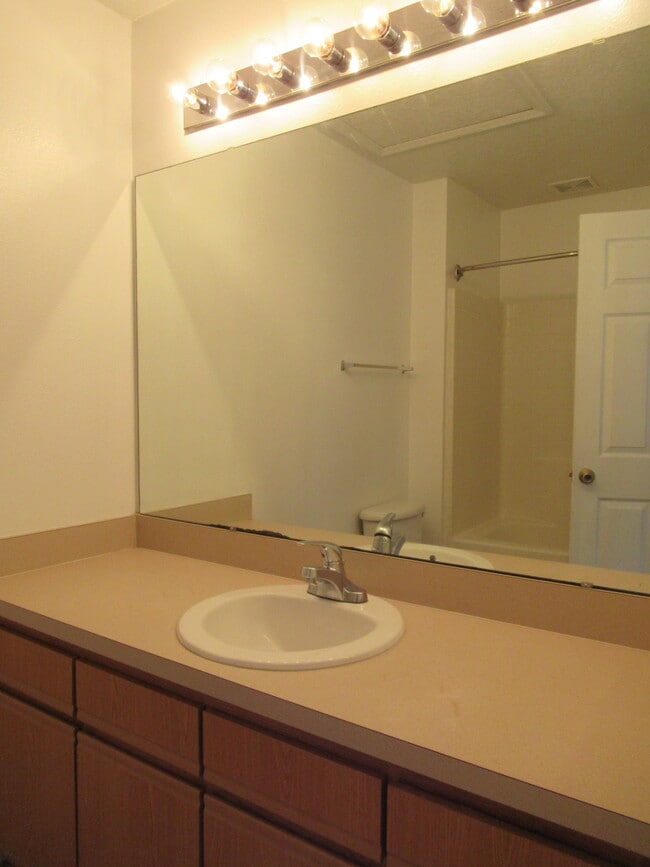 Primary Bathroom - 1221 cypress st