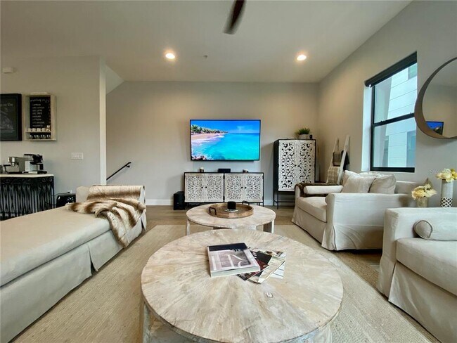 Foto del edificio - 1332 W Gray St