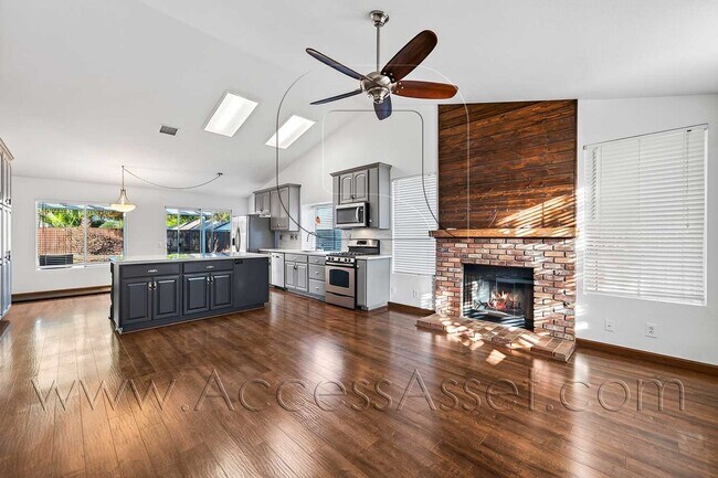 Building Photo - Beautiful 3-Bed, 2-Bath Home with Spacious...