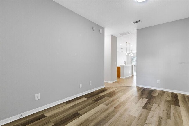 Foto del edificio - 9306 River Rock Ln