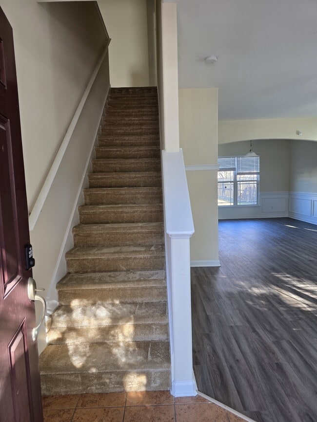 Building Photo - 159 Chapel Lake S