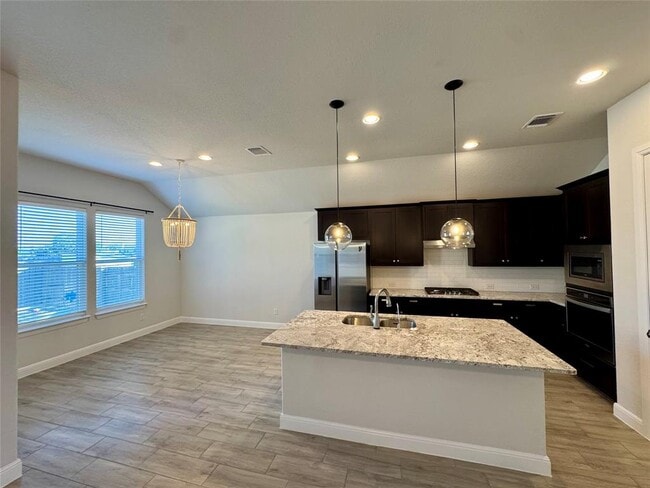 Foto del edificio - 637 Cypress Forest Dr
