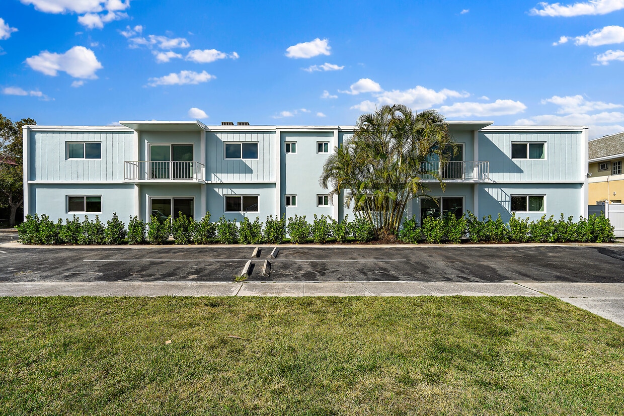 Primary Photo - 401 Southwind Dr