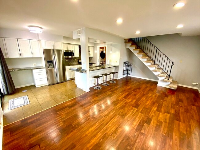 Building Photo - 1534 Cornell Cir