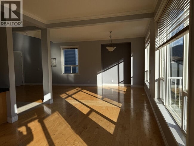 Building Photo - 2065 Berkshire Crescent