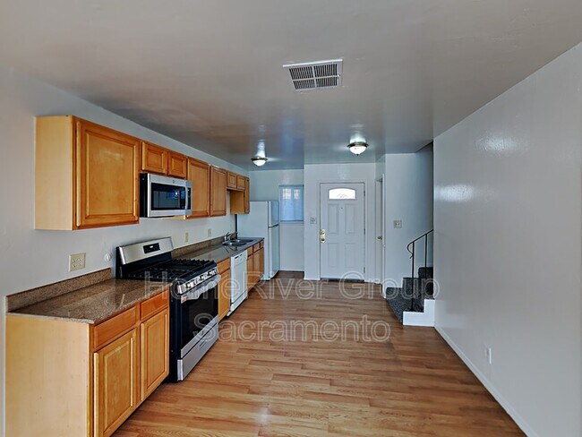 Foto del edificio - 1116 Evelyn Ln