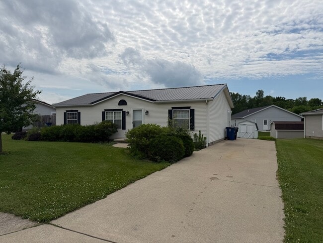 Building Photo - 229 Taylor Dr