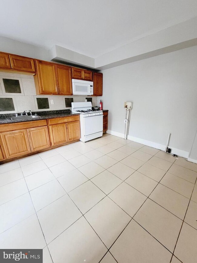 Foto del edificio - 310 E 24th St