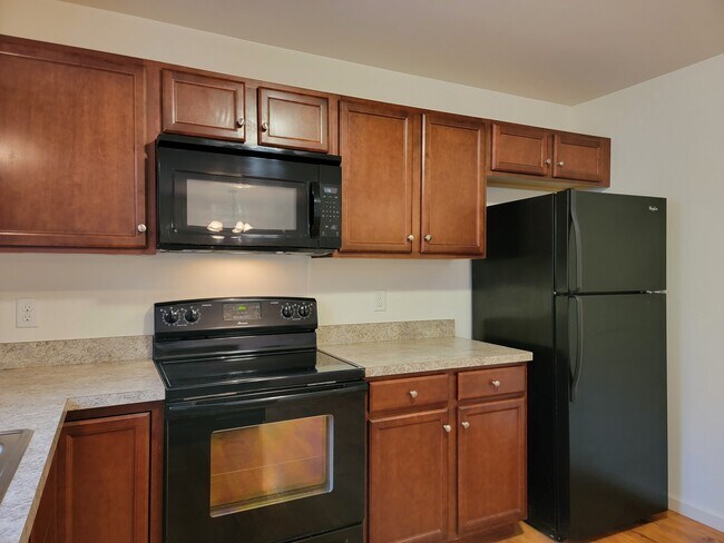 Foto del edificio - 647 Winding Ln