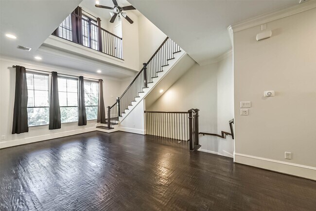 Foto del edificio - 1049 W 22nd St