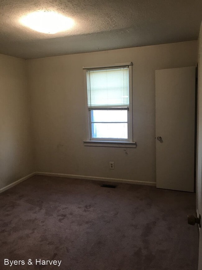 Building Photo - 3 br, 1 bath House - 69 Dixon Drive