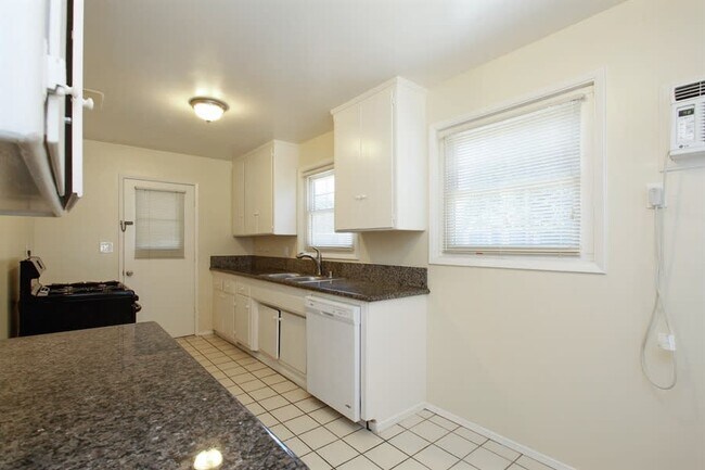 Foto del edificio - 3972 Overland St