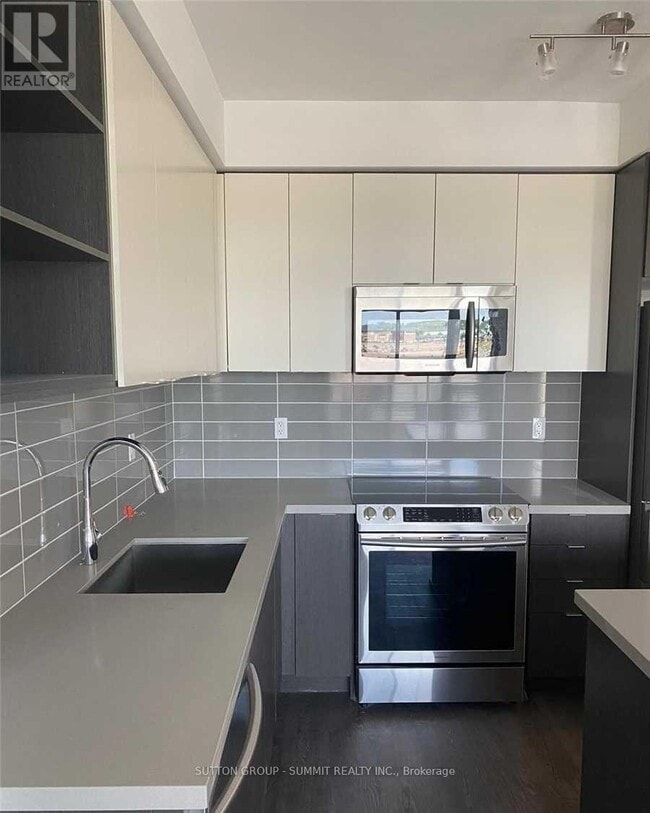 Building Photo - 4677 Glen Erin Dr