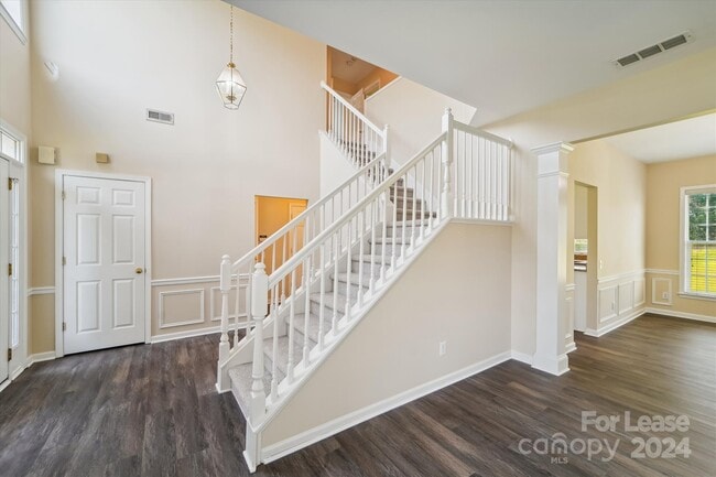 Building Photo - 11113 Maplehurst Dr