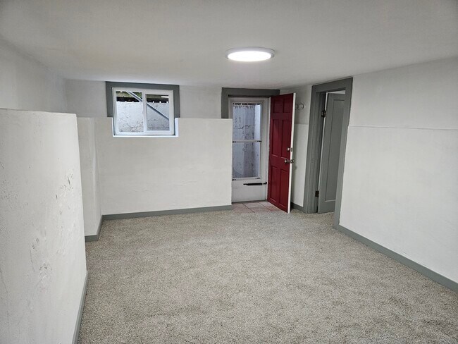Entrada principal al apartamento - 338 E Pitkin St