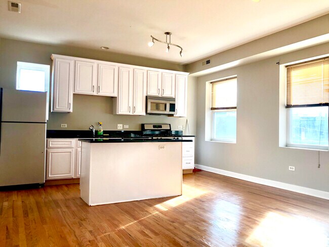 Building Photo - 2809 W Washington Blvd