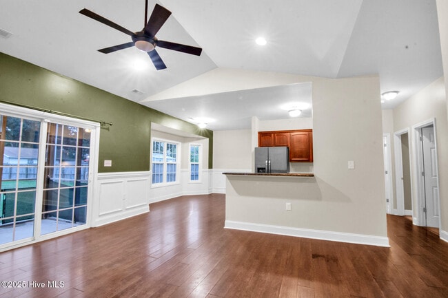Building Photo - 102 Conley Hills Dr