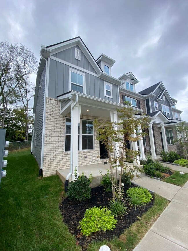 Foto del edificio - Brand New End Unit in Tulip Hills