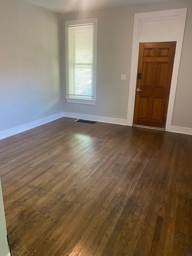 Photo - 625-627 S 10th Street Apartment