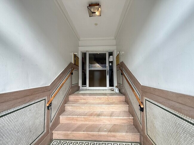 Foto del edificio - 47 Park Vale Ave