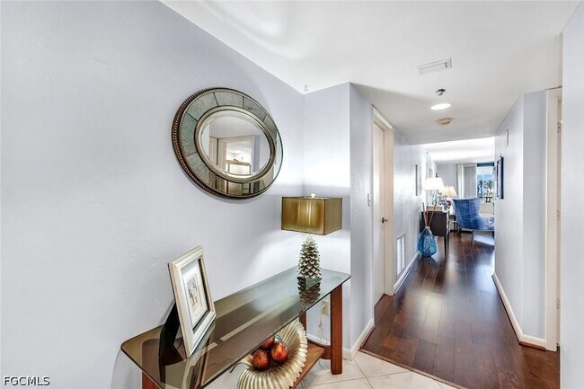 Foto del edificio - 26235 Hickory Blvd