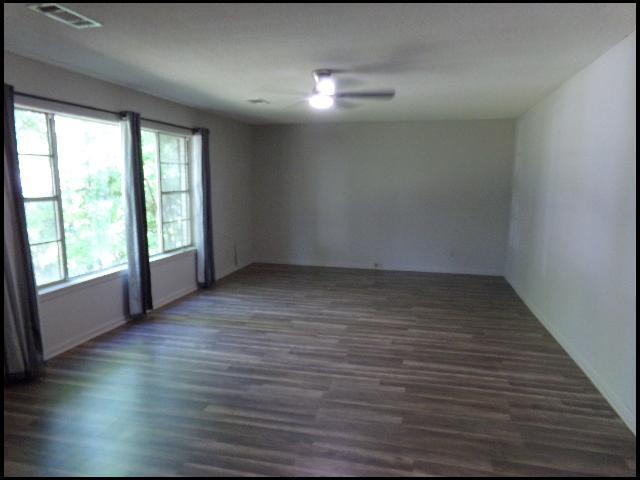 Foto del edificio - 701 N Buchanan St