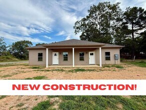 Building Photo - 65 Acorn