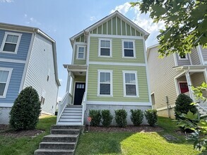 Building Photo - 432 Elegance Way