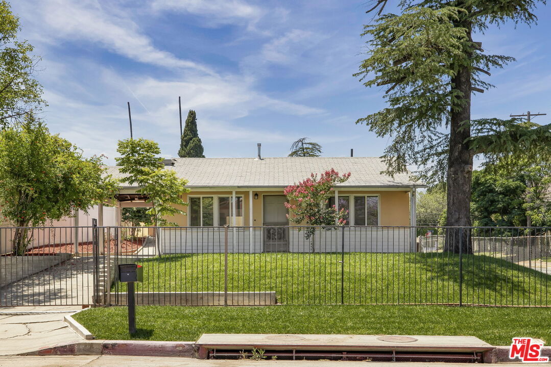 Primary Photo - 5461 Tampa Ave