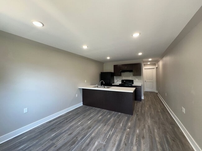 Foto del edificio - 3 Bedroom • 2 Bath Duplex on 23rd Street!