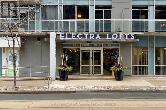 Building Photo - 1029 King St W