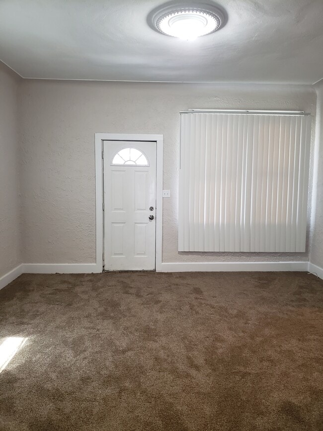 Building Photo - 11384 Nagel St