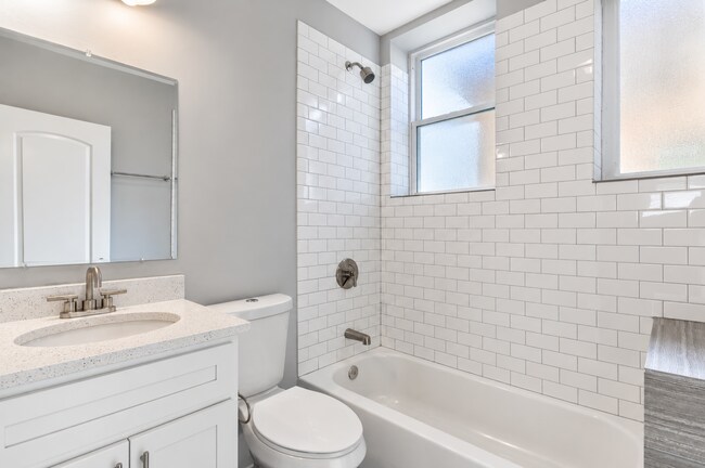 Foto del edificio - 2117 W 18th St