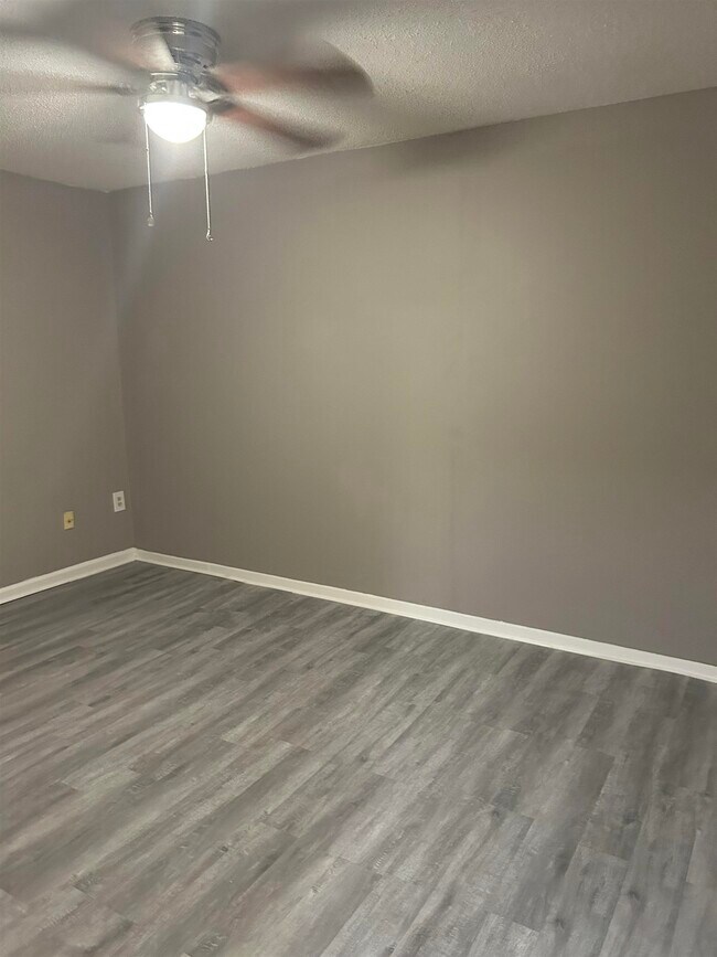 Foto del edificio - 3635 Chesterwood Dr