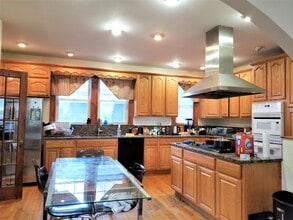 Building Photo - 38 Babcock St