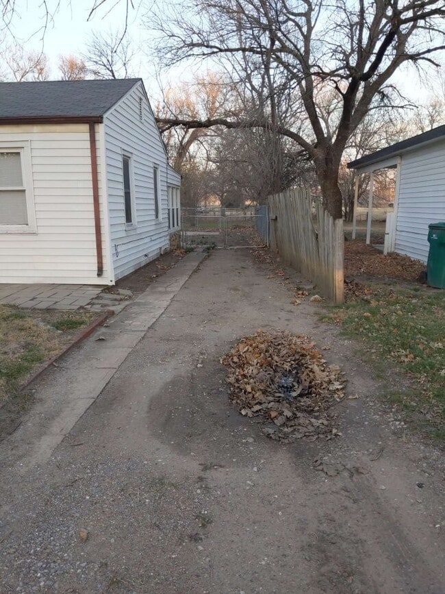 Foto del edificio - 2 Bed, 1 Bath Ready for Rent!