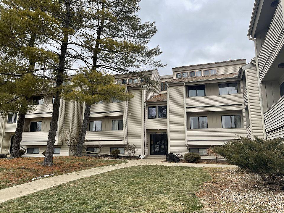 2007 Melrose Dr Unit A, Champaign, IL 61820 Condo for Rent in