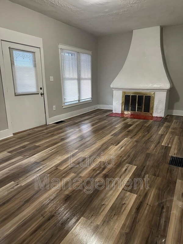 Foto del edificio - 661 Cecil Ave