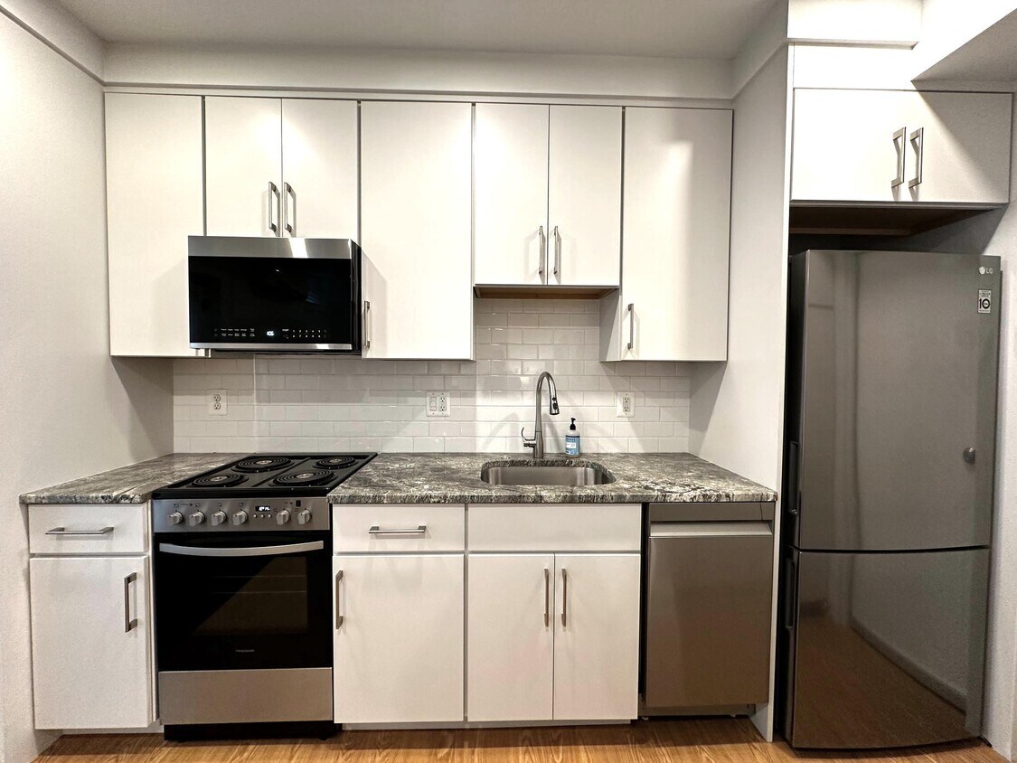 Foto principal - 922 N Cleveland St