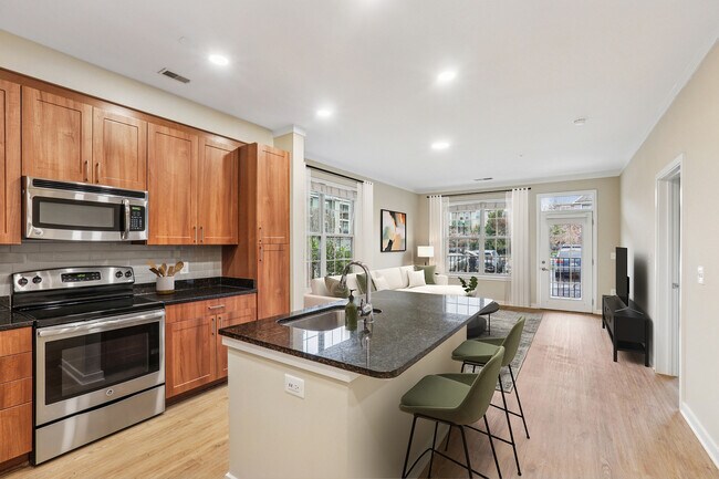 Building Photo - Avalon Falls Church