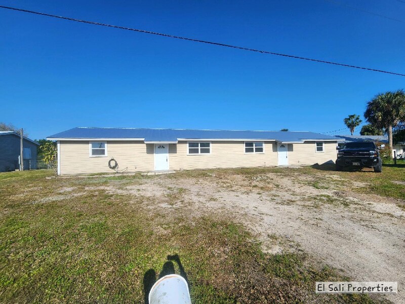 Primary Photo - 1249 Chobee St