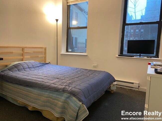 Foto del edificio - 772 Columbus Ave