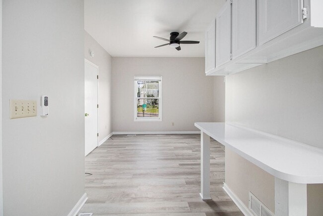 Building Photo - $849 Chic & Renovated 1BR with Style- Ask about our security deposit alternative!