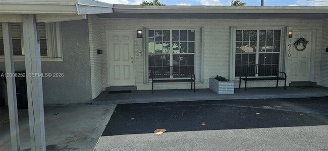 Foto del edificio - 1740 NE 56th St