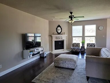 Building Photo - 660 Darian Dr