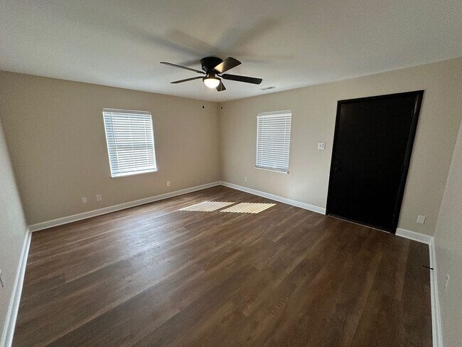 Foto del edificio - Renovated 3 Bed | 1 Bath House in Raleigh ...