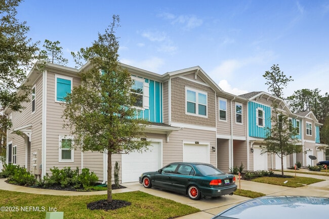 Foto del edificio - 7419 Palm Hills Dr