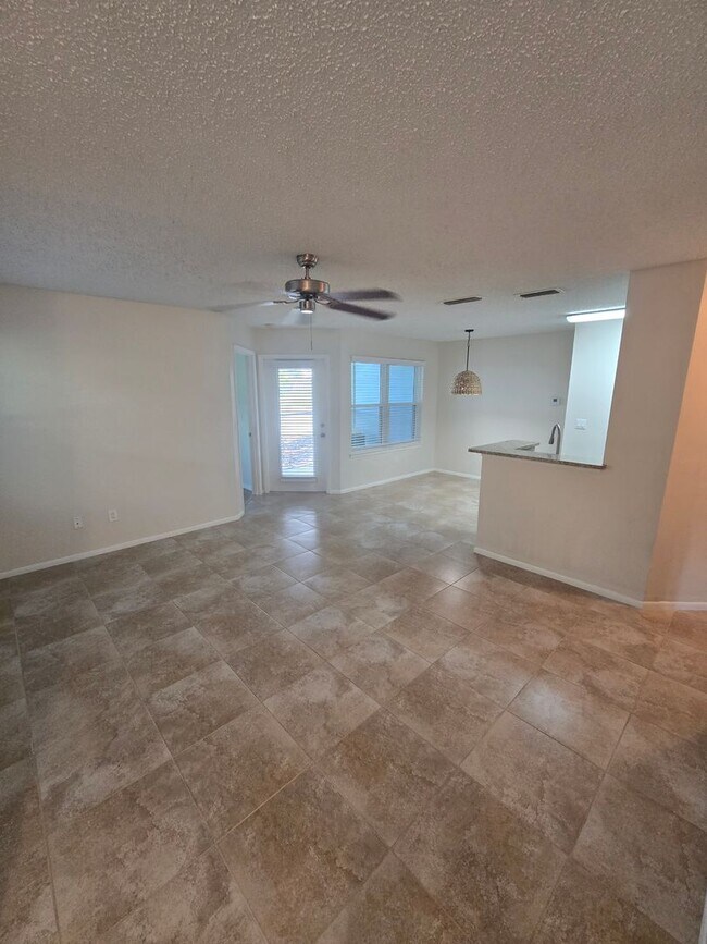 Building Photo - 2577 Grassy Point Dr